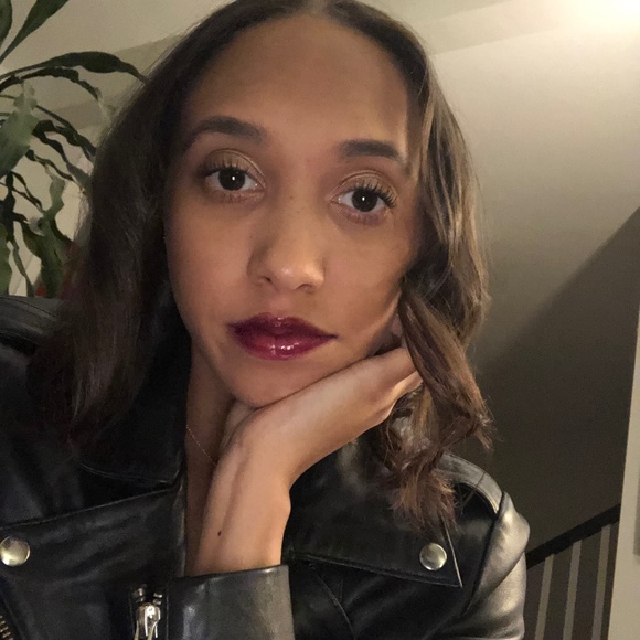 Meet your Posher, Ashley - Picture 1 of 1